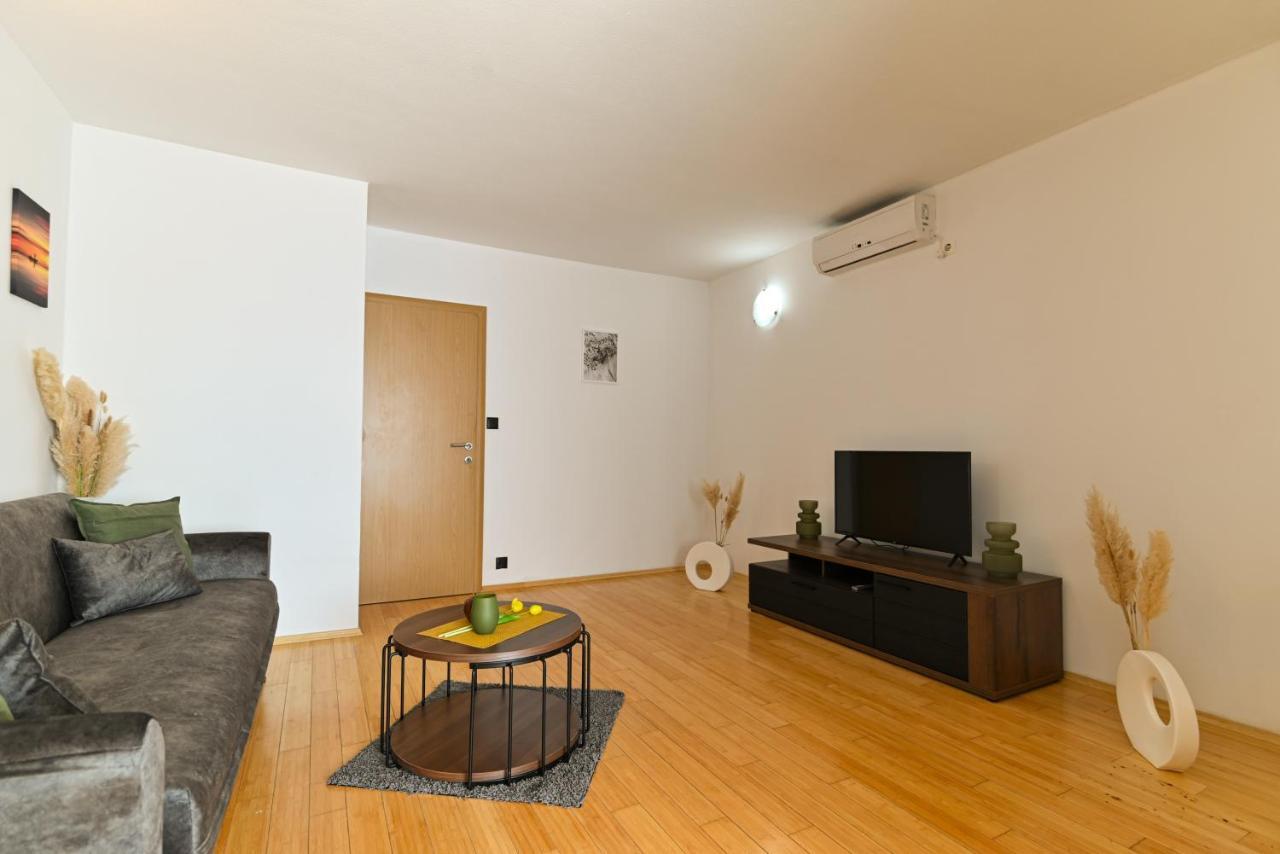 Apartmani Cesarica تروغير المظهر الخارجي الصورة